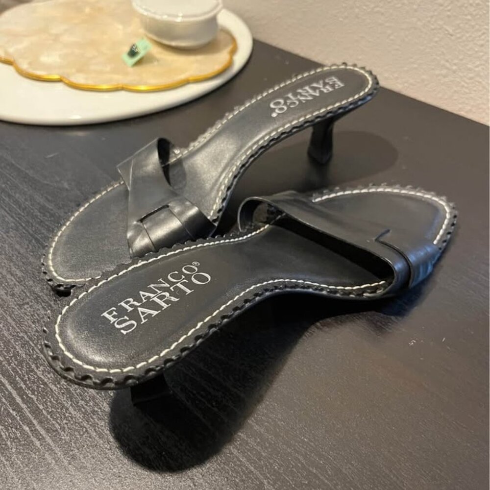 Black leather kitten heels - Size 7.5